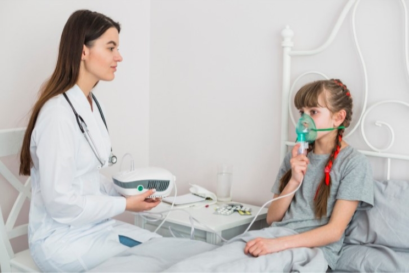 Viêm phổi là biến chứng nguy hiểm hàng đầu do bệnh cúm gây ra đối với sức khỏe trẻ nhỏ