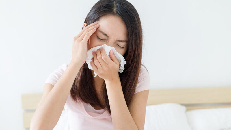 What are the symptoms of viêm mũi xoang xuất tiết phù nề?