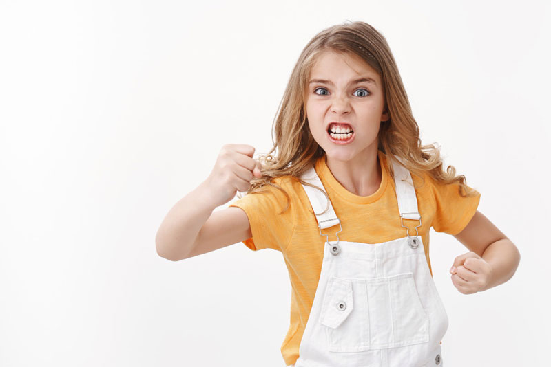 Trẻ dễ bị cáu gắt hơn so với bình thường