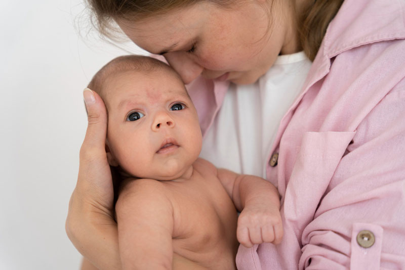 Việc nhận biết trẻ mắc hội chứng thủy đậu bẩm sinh từ sớm giúp gia đình và bác sĩ có hướng xử trí phù hợp