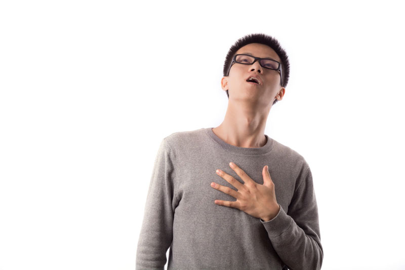Người bị thanh quản hẹp sẽ cảm thấy khó khăn khi thở