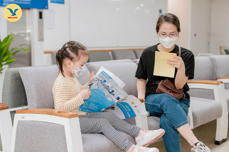 Nhiều cha mẹ lo lắng không biết viêm xoang ở trẻ em có chữa khỏi được không