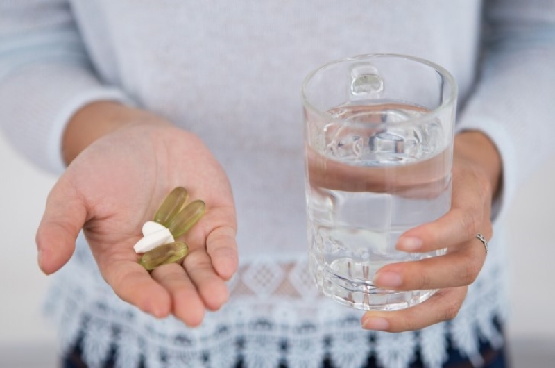 Ăn sữa chua ngay sau khi uống thuốc là điều không nên