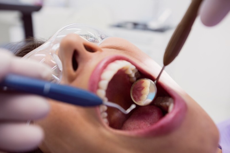 Bác sĩ sẽ thăm khám và đưa ra giải pháp điều trị phù hợp