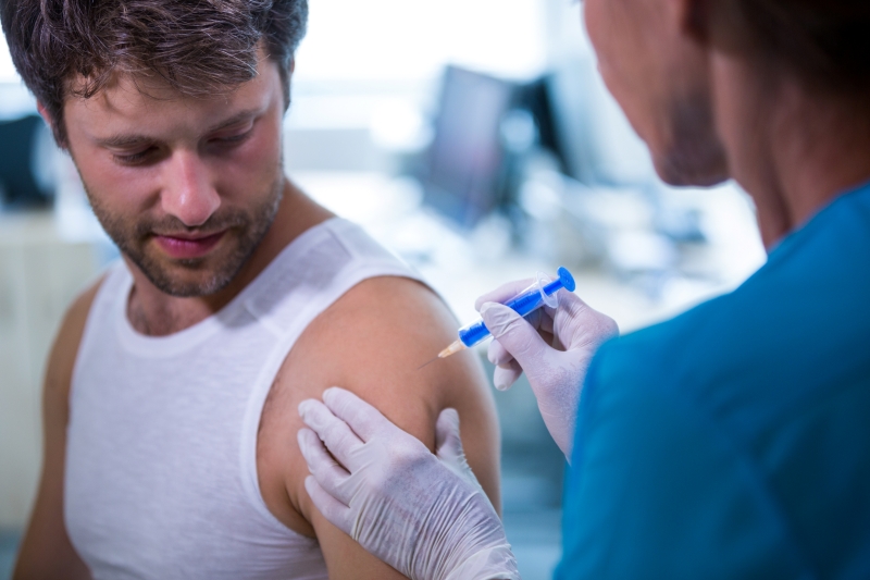 Tiêm vắc xin HPV không ảnh hưởng đến sức khỏe sinh sản của nam giới
