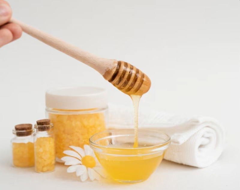 Nên sử dụng mật ong nguyên chất đảm bảo chất lượng khi điều trị ho