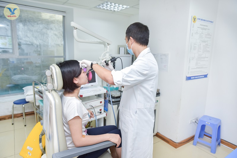 Bệnh nhân cần được bác sĩ chuyên khoa thăm khám, chẩn đoán đúng và điều trị sớm polyp mũi