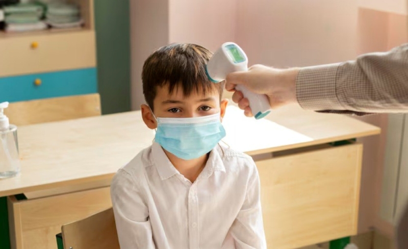 Kịp thời đưa trẻ đến cơ sở y tế nếu có các dấu hiệu nghi ngờ thấp tim sau viêm amidan 