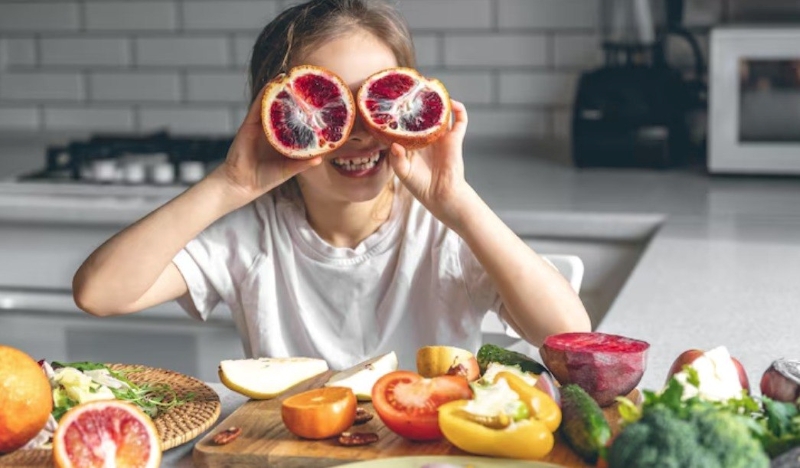 Ưu tiên bổ sung các thực phẩm giàu vitamin và khoáng chất cho trẻ