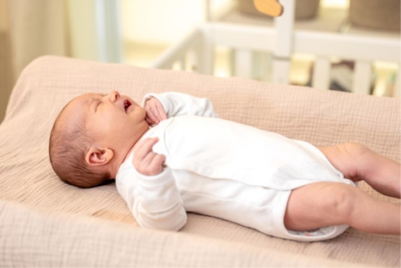 Trẻ há miệng khi ngủ có thể do tình trạng nghẹt mũi