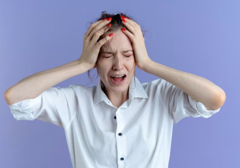 Tình trạng căng thẳng, lo âu là một trong những nguyên nhân gây ra bệnh Tic 