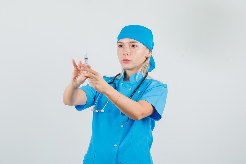 Thuốc tê sẽ được tiêm vào vị trí dây thần kinh ở vùng cần giảm đau trước khi tiến hành phẫu thuật