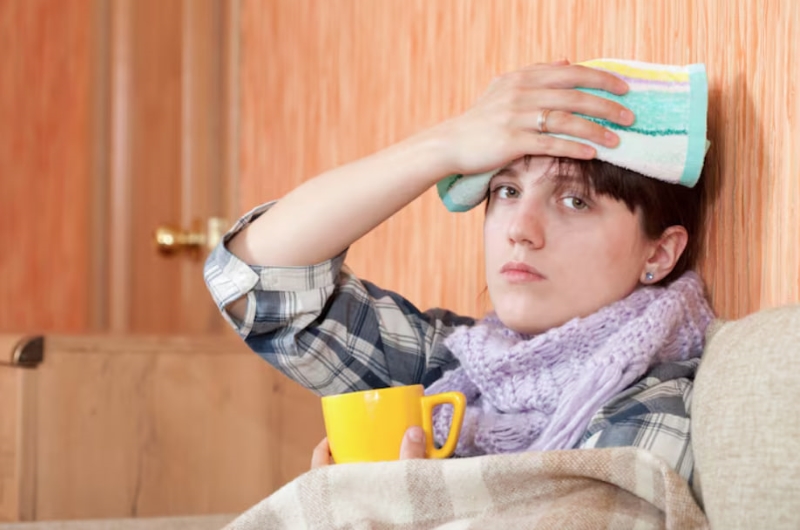 Sốt cao là một trong những dấu hiệu cảnh báo tình trạng giảm bạch cầu