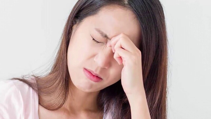 Xì mũi nhiều bị đau đầu có phải là triệu chứng của viêm xoang?