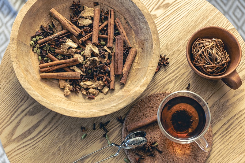 Bạch tật lê thường được phối hợp trong các bài thuốc hỗ trợ điều hòa kinh nguyệt