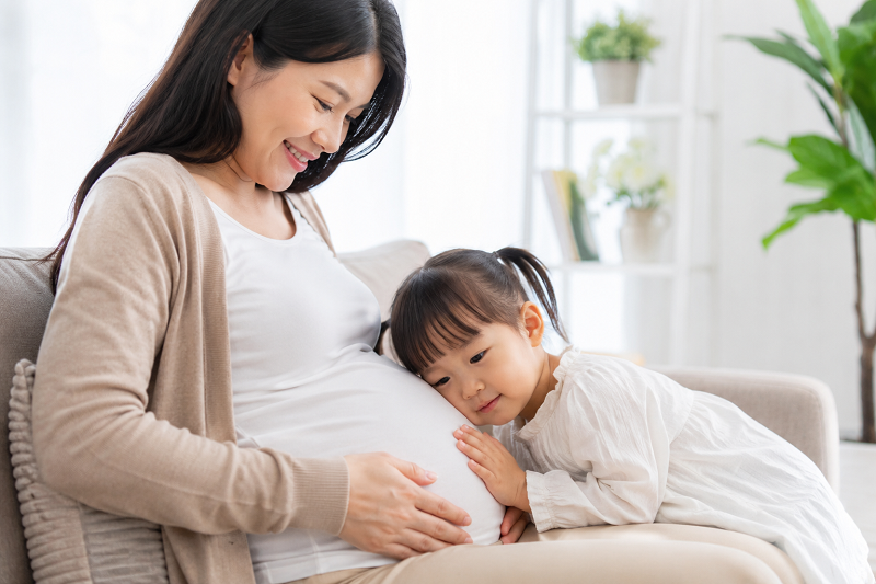 Phụ nữ mang thai, trẻ nhỏ và người mắc bệnh mạn tính cần thận trọng khi dùng cỏ sữa. 