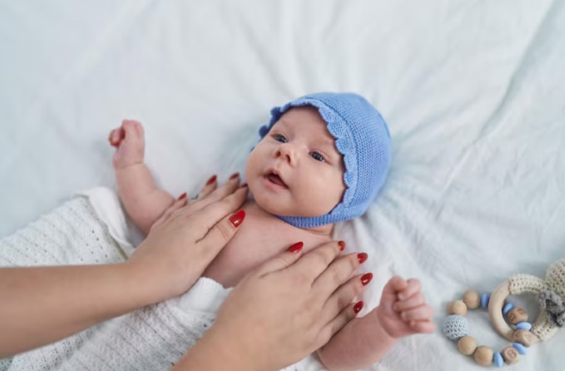 Cha mẹ nên lựa chọn mũ có kích thước phù hợp với đầu của trẻ