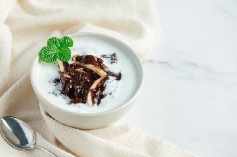 Sữa chua nếp cẩm chứa nhiều dưỡng chất có lợi cho sức khỏe