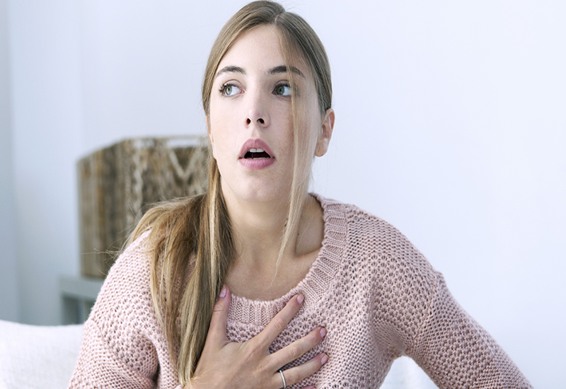 Hụt hơi khó thở là triệu chứng của bệnh gì?
