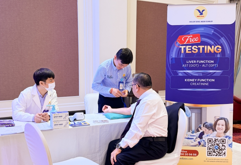 Quý đại biểu tham dự chương trình trải nghiệm hoạt động khám sức khỏe miễn phí