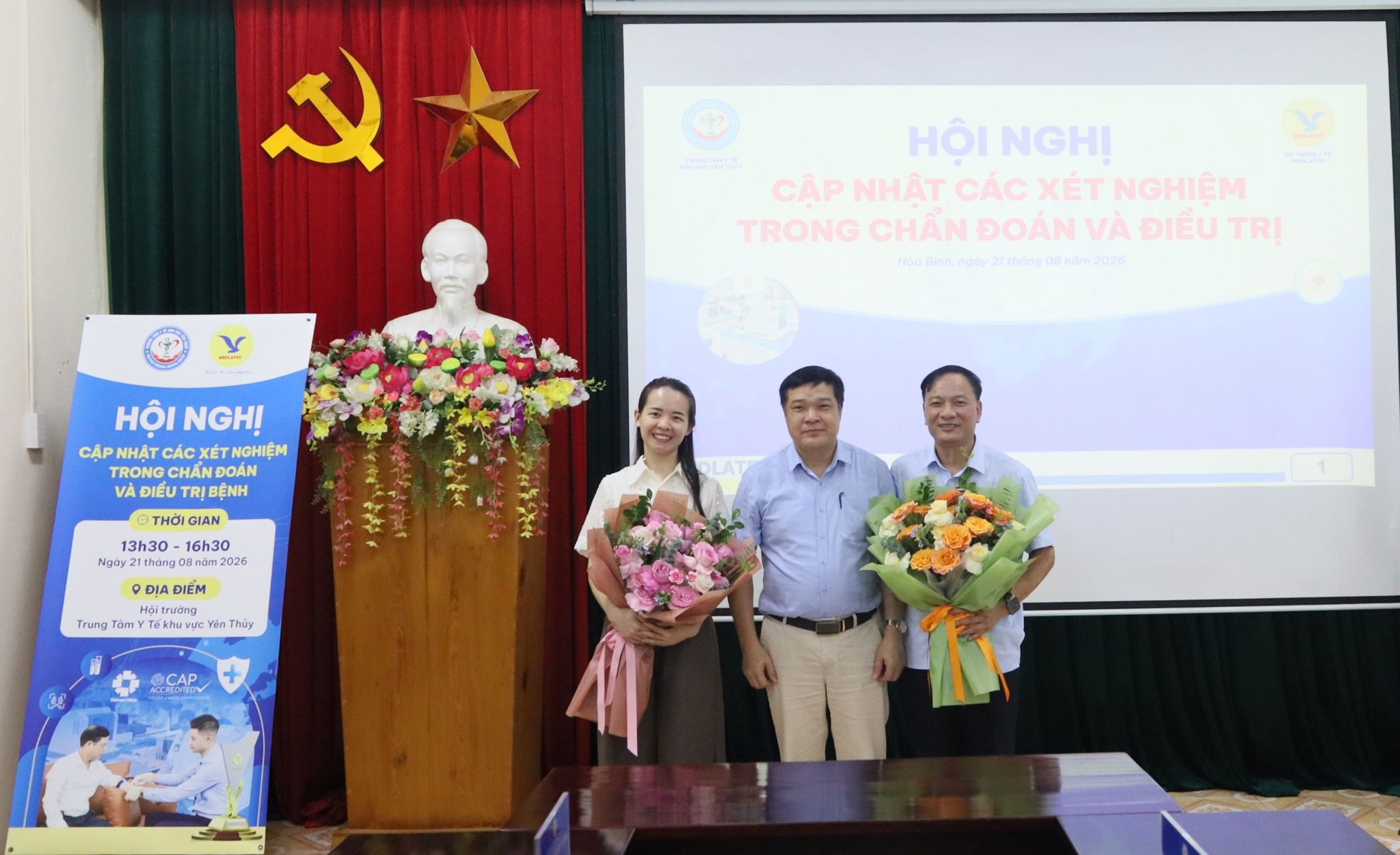 BSCKI. Hoàng Bích Lương (ngoài cùng bên trái) đã có phần trình bày chuyên sâu, làm rõ vai trò của giải phẫu bệnh trong chẩn đoán và điều trị ung bướu tại hội nghị