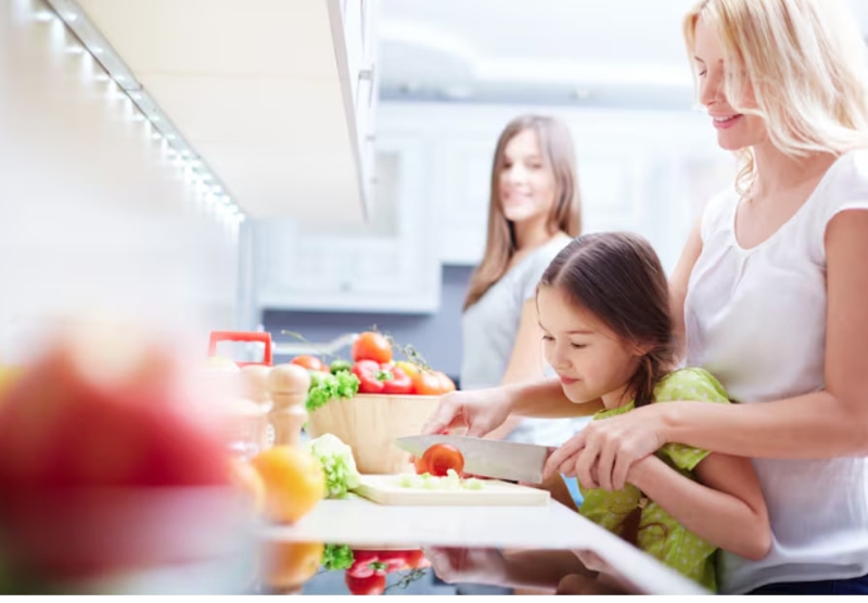 Cha mẹ nên ưu tiên bổ sung cho trẻ các loại thực phẩm tươi