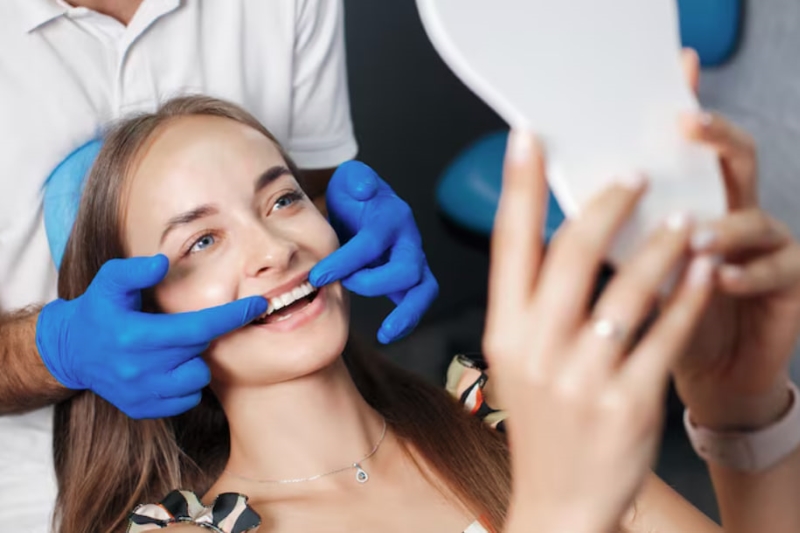 Bạn đọc nên lựa chọn cơ sở uy tín để thực hiện tẩy trắng răng
