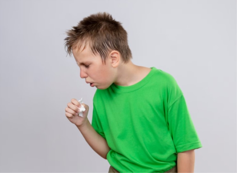 Bệnh sởi có khả năng lây lan nhanh chóng, chủ yếu qua đường hô hấp