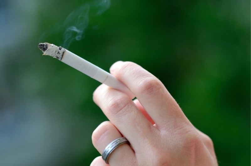 Hút thuốc lá là yếu tố nguy cơ hàng đầu gây ra ung thư khoang miệng 