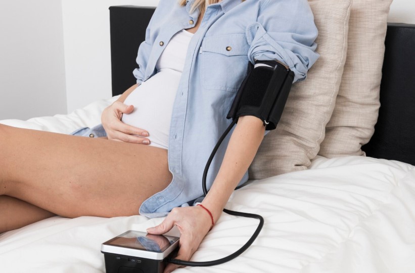 Bà bầu ăn mặn có nguy cơ gây tăng huyết áp 