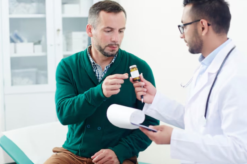 Việc dùng thuốc giảm đau nên được thực hiện theo chỉ dẫn của bác sĩ chuyên môn