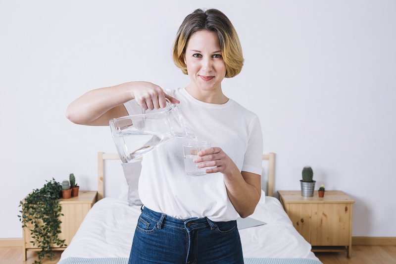 Nước lọc là lựa chọn đơn giản để nữ giới duy trì chức năng sinh lý của cơ thể
