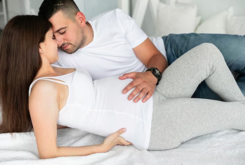 Nhiều người có quan niệm sai lầm rằng quan hệ khi mang thai là điều cấm kỵ 