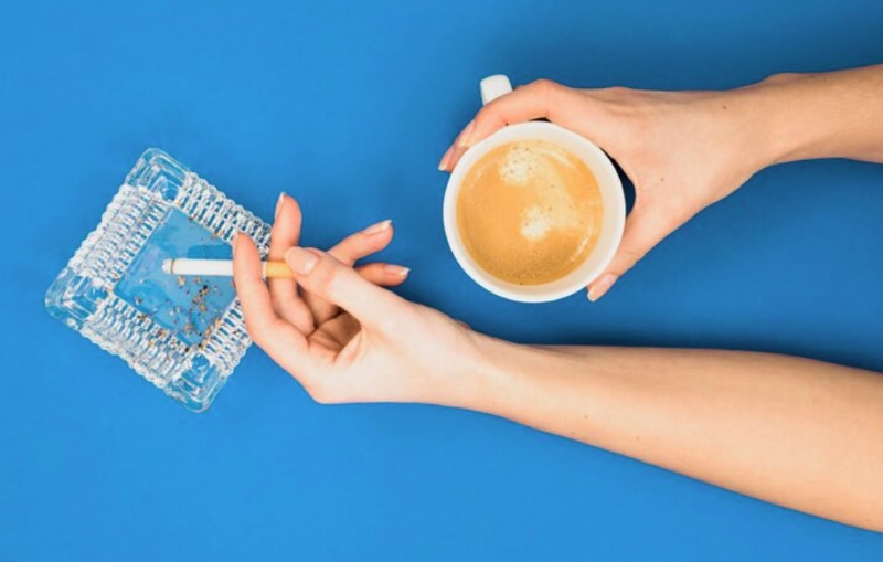 Hạn chế caffeine, rượu bia và thuốc lá giúp giảm các yếu tố kích thích tim