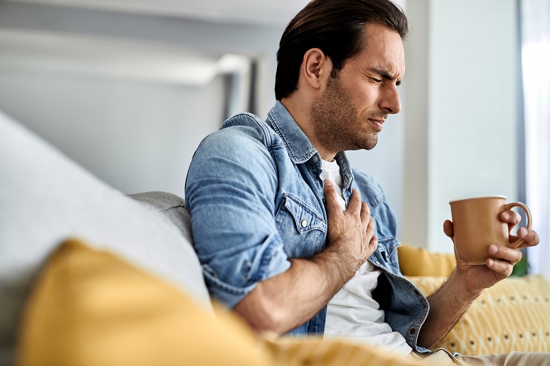 Thiếu máu cơ tim gây đau thắt ngực, khó thở
