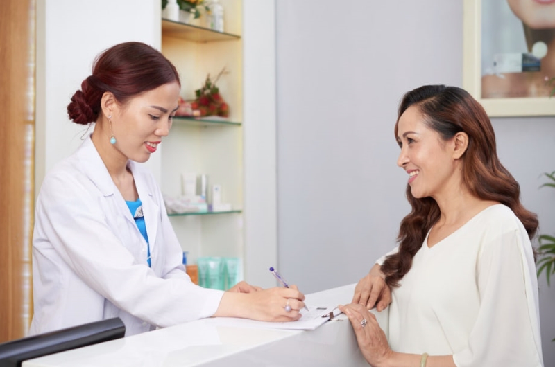 Người dân cần tham khảo ý kiến bác sĩ trước khi sử dụng lá đu đủ