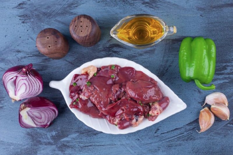 Thịt đỏ và phủ tạng động vật là câu trả lời đầu tiên cho câu hỏi bị gout kiêng ăn gì
