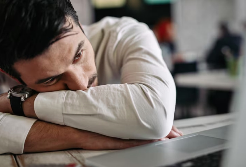 Sụt cân nhanh và mệt mỏi kéo dài là một trong những triệu chứng của HIV giai đoạn cuối 