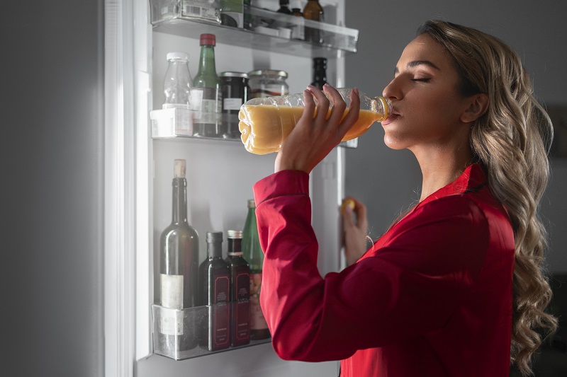 Nước ép có thể dùng vào sáng hôm sau nếu được chế biến hợp vệ sinh và bảo quản trong tủ lạnh