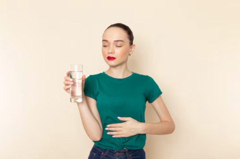 Bổ sung đủ nước và men tiêu hóa cho cơ thể