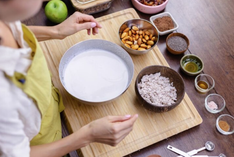 Bạn có thể kết hợp tinh bột củ sen cùng các loại hạt dinh dưỡng tùy theo sở thích