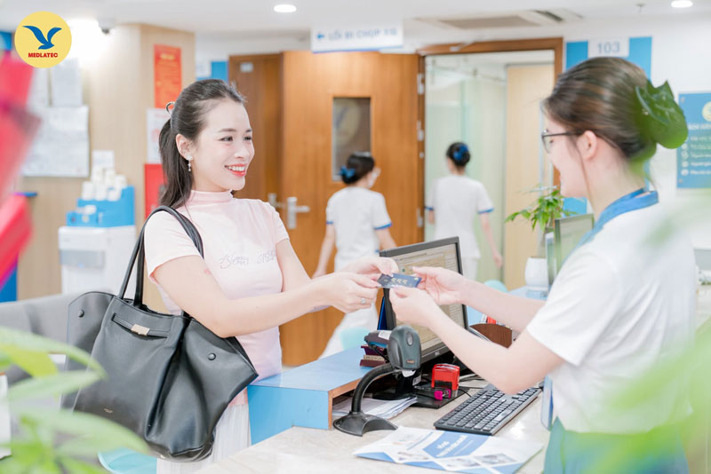 Chị em nên đi tái khám đúng lịch để xác định chính xác thời điểm phóng noãn