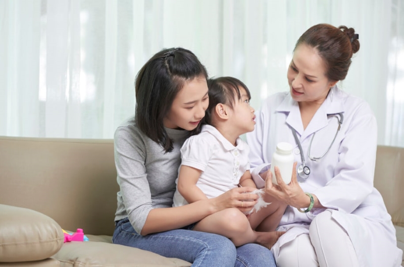 Tùy thuộc vào tình trạng bệnh bác sĩ đưa ra loại thuốc phù hợp trong điều trị zona thần kinh ở trẻ 