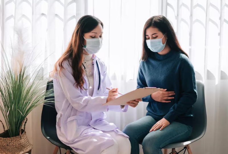 Chủ động thăm khám nếu tình trạng không xì hơi được kết hợp với đau bụng dữ dội