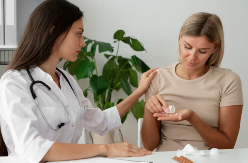 Việc áp dụng các mẹo dân gian để điều trị thâm sau zona nên được thực hiện dưới hướng dẫn của bác sĩ