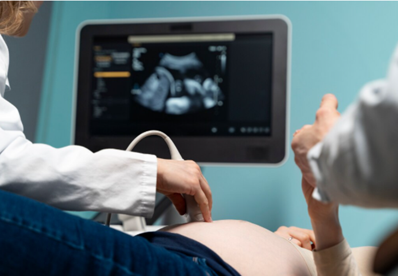 Siêu âm là cách giúp các bác sĩ nhận biết được tim thai