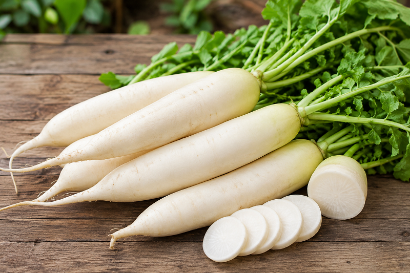 Củ cải trắng là loại rau củ giàu vitamin C, chất xơ và nhiều hợp chất chống oxy hóa.