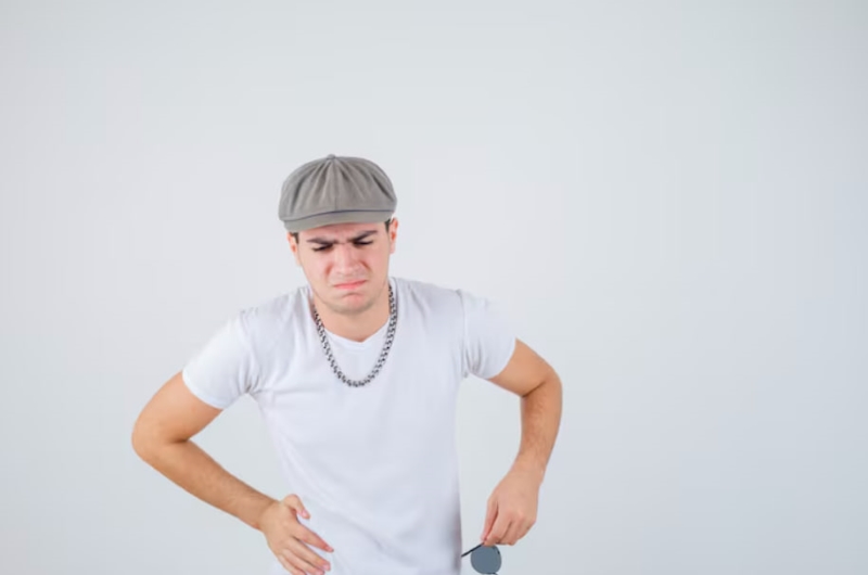 Đau hạ sườn phải là một trong những dấu hiệu mắc sỏi gan 