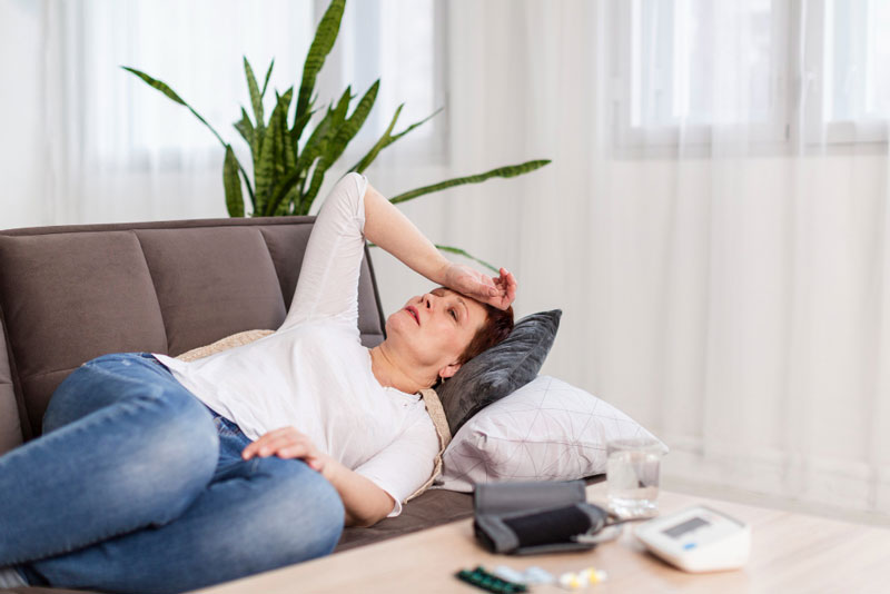 Tức ngực khó thở khi nằm có thể là một dấu hiệu của chứng suy tim