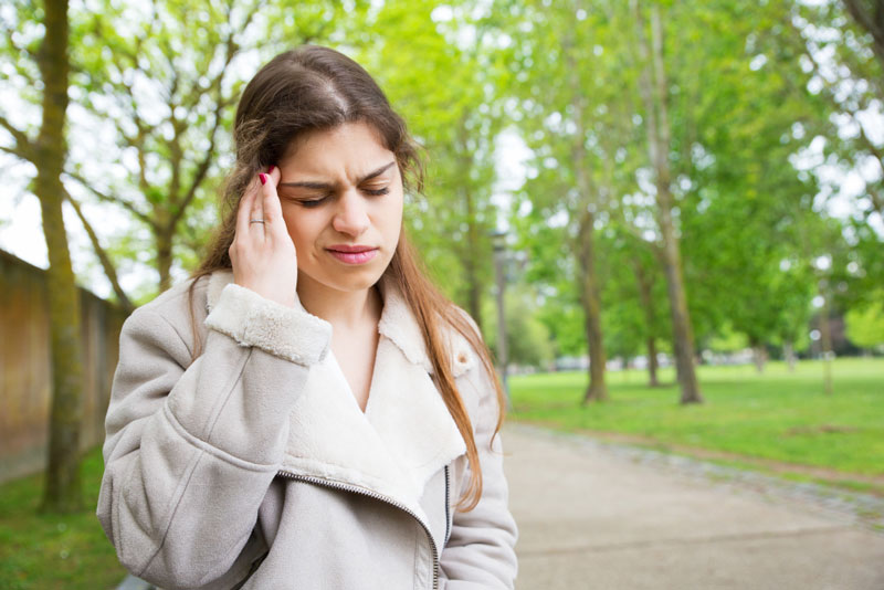 Nhiều người gặp tình trạng tai phải bị giật dây thần kinh đột ngột